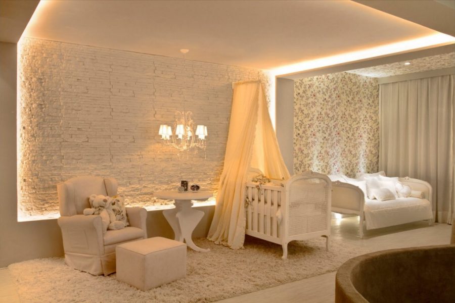 Um quarto de bebê moderno e minimalista